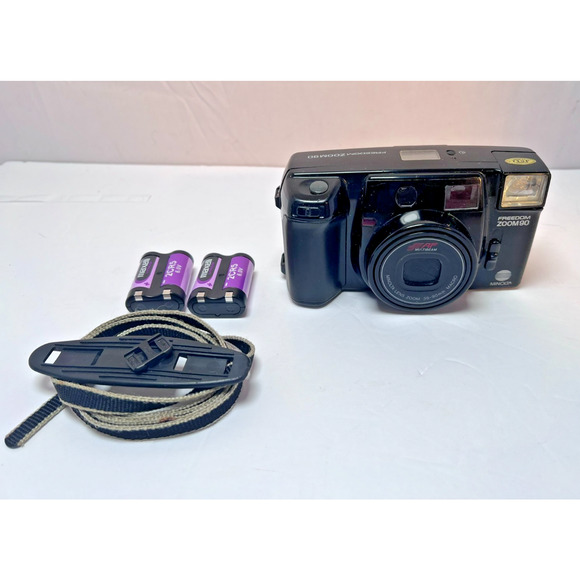 Minolta Freedom Action Zoom 90 Date Point & Shoot 35mm Film Camera - Working - Picture 1 of 10